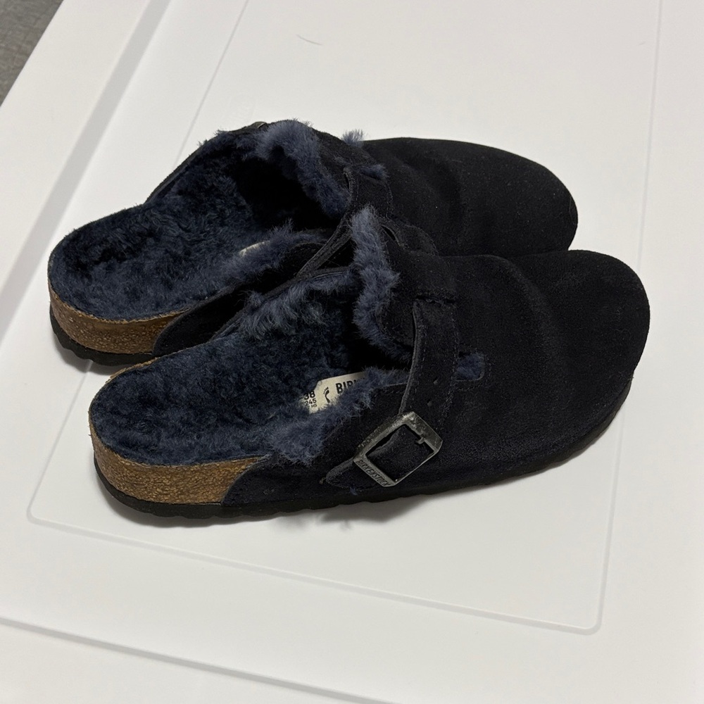 BIRKENSTOCK Boston Clog Shearling Navy Suede Leather